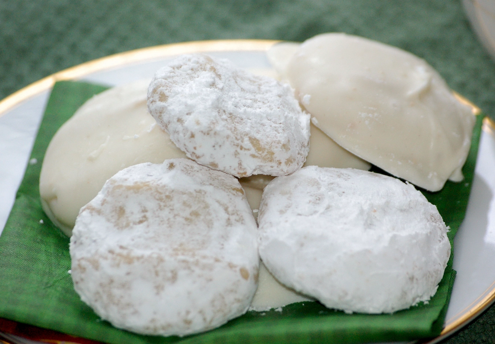 kims-key-lime-cookies-dusted-in-powdered-sugar-2